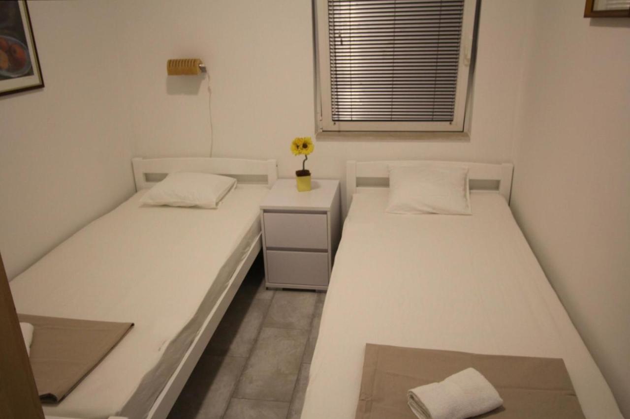 Blue Water Novalja Apartments Ngoại thất bức ảnh